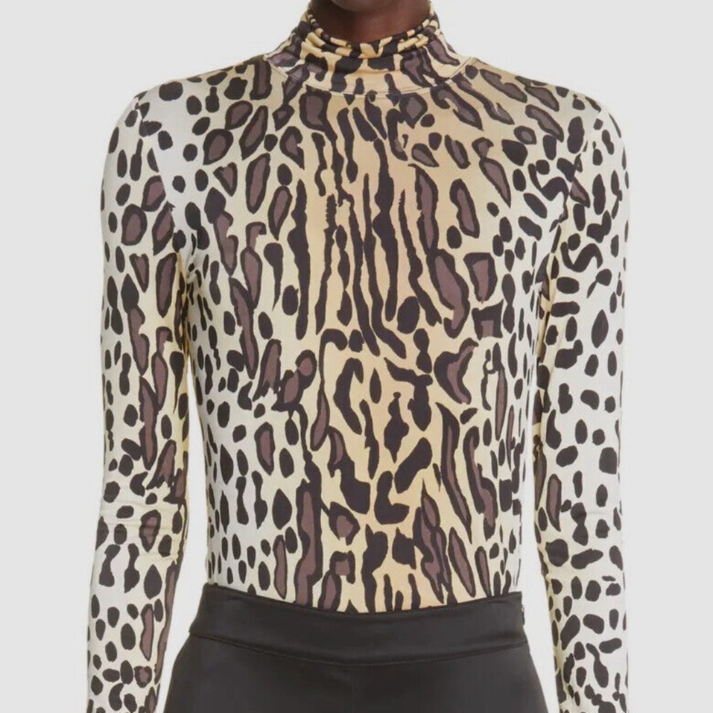 NWOT St John Women's Beige Leopard Print Turtleneck Top Size S